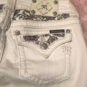 Miss Me White Cropped Capri Jeans Size 28